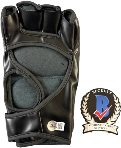 SHARA SHARAPUTDIN BULLETT MAGOMEDOV SIGNIERTER UFC HANDSCHUH BECKETT BAS COA BP70051 - Bild 2 von 2