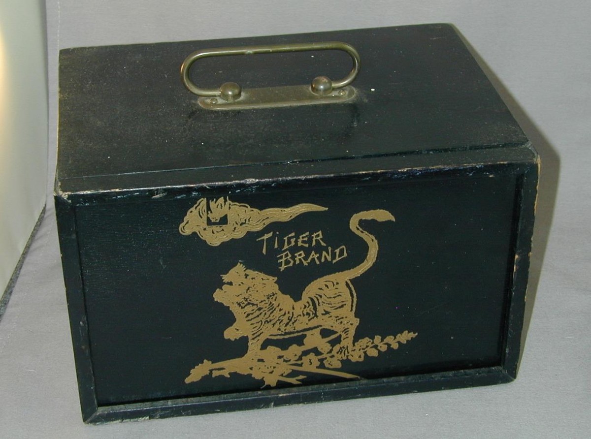 1920's Bamboo Domestic Cow Bovine Bone Mahjong Set 148 Tiles Stick