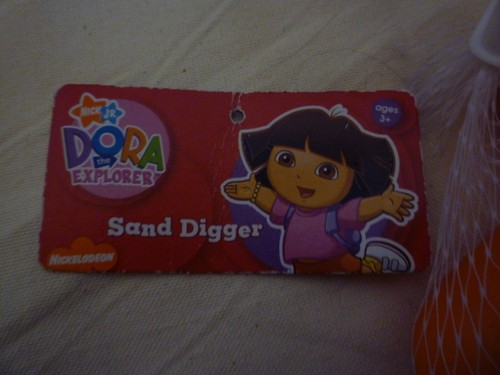 Dora the Explorer Nick Jr Star Sand Digger Beach Sandpit Toy age 3+ - Picture 2 of 5