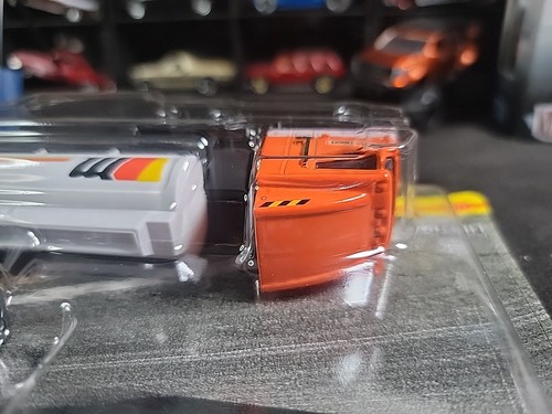 Matchbox Convoys MBX Cabover With MBX Tanker & 1977 Ford Courier - Picture 10 of 11