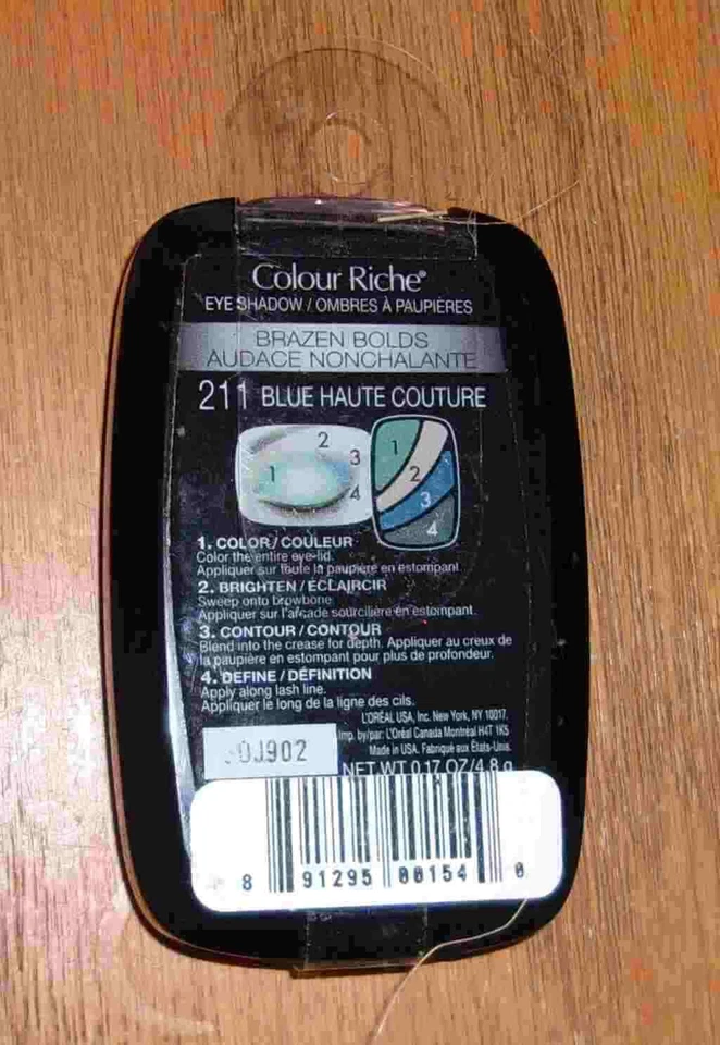 L'Oreal Paris Color Riche Blue/Haute Couture Eyeshadow - Image 2 of 2