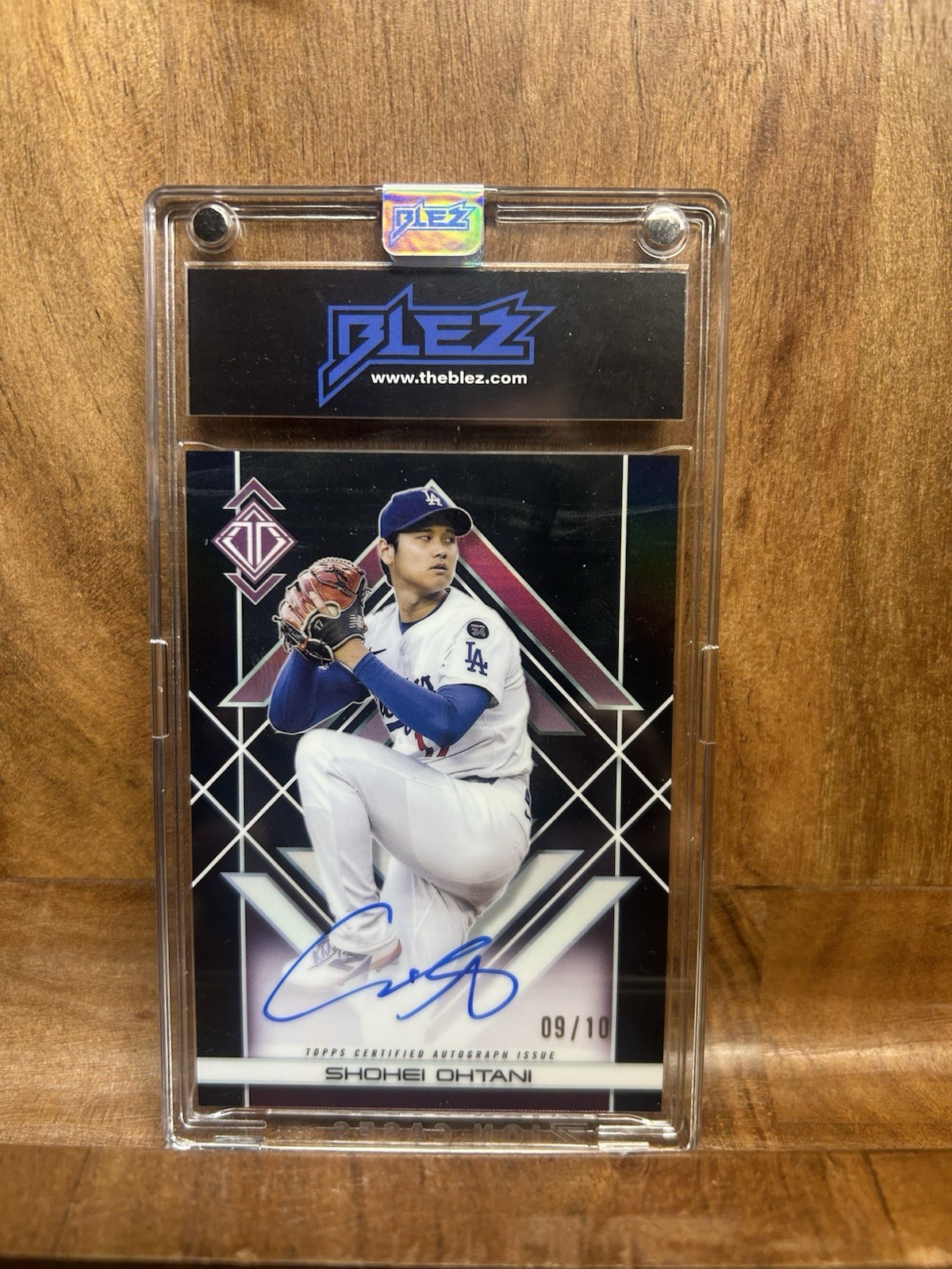 Topps 2025 Transcendent Shohei Ohtani Icons Chrome Auto TAIC-SO 09/10