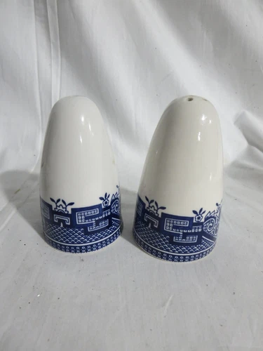 Churchill England Willow Blue Salt & Pepper Shakers