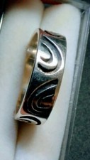 ATTRACTIVE STERLING SILVER.925 BAND RING SIZE 9.5-9.75