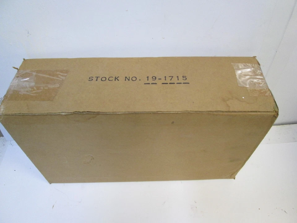 1 3/4 FIRST GEAR #19-1715 O.E.M. GLASS INC MACK MODEL B-61 TRACTOR TRAILER - Image 3 of 3