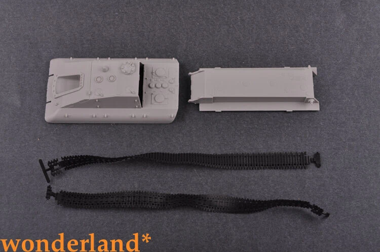 Trumpeter 1/72 07122 German Jagdpanzer E-100 - Image 2 of 4