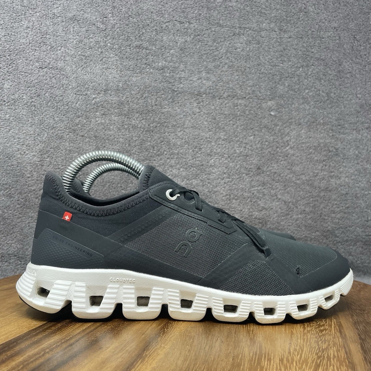 On Cloud X 3 Swiss Engineering Black Running Shoes Sneakers  display picture 3