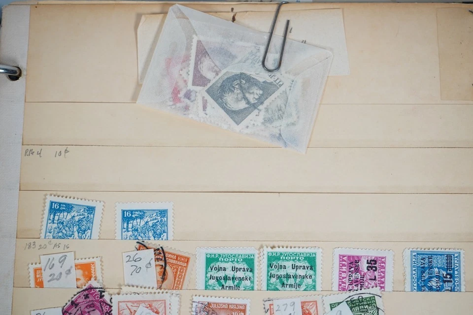 YUGOSLAVIA COLLECTION OF 1175+ STAMPS MINT & USED IN ALBUM ON STOCK PAGES - Image 4 of 4