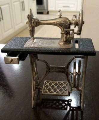 Vintage Heidi Ott 4'' METAL SEWING MACHINE Dollhouse Miniature