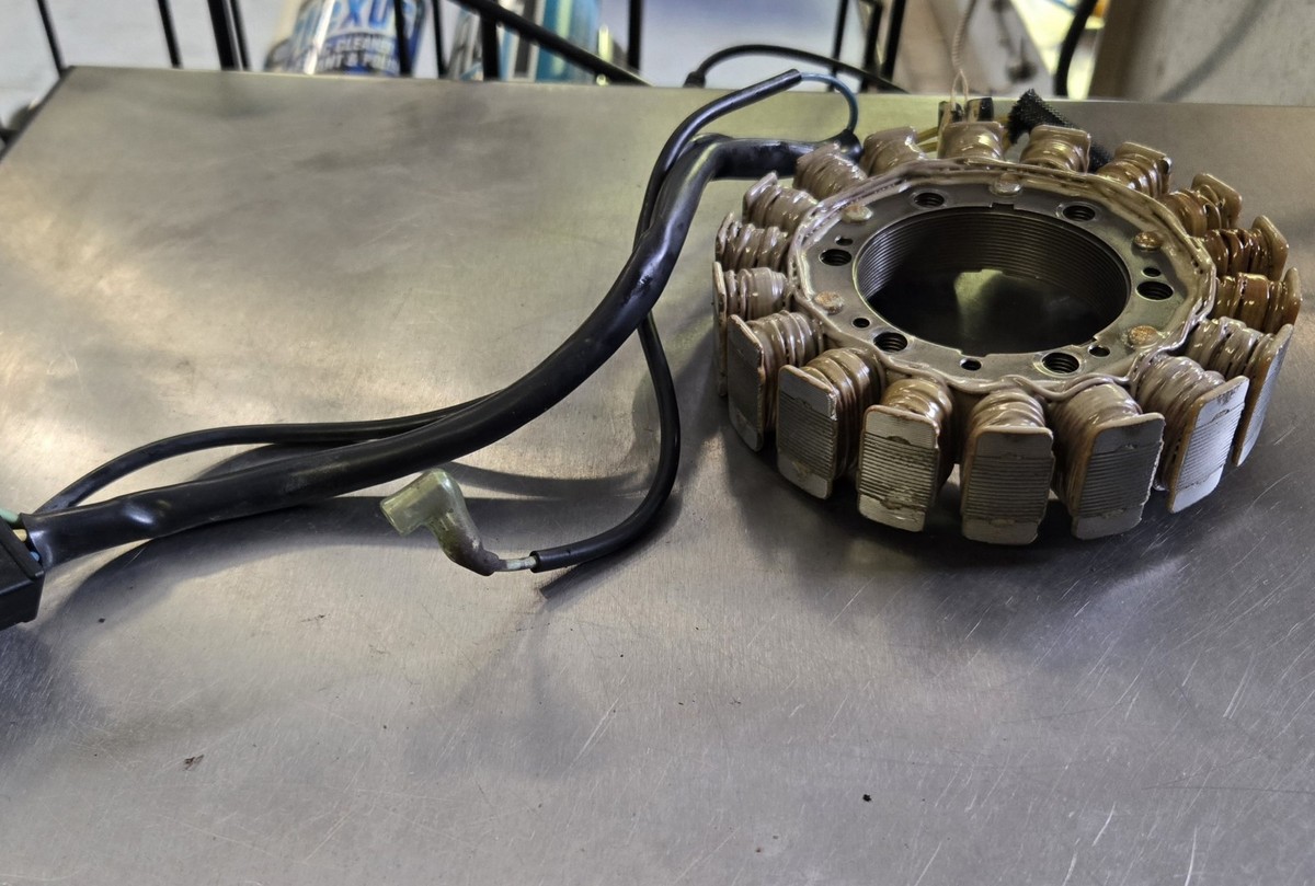 mrmr　0913 OEM KAWASAKI ZX9R ZX900 NINJA 1998-1999 STATOR ASSEMBLY