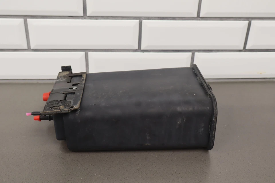 2001 Chevy 2500HD 8.1L Emissions/Vapor Canister - Image 2 of 4