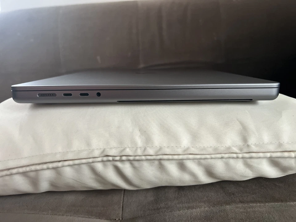Apple MacBook Pro 16" M1 Max · 32GB · 2TB, photo 4 of 5