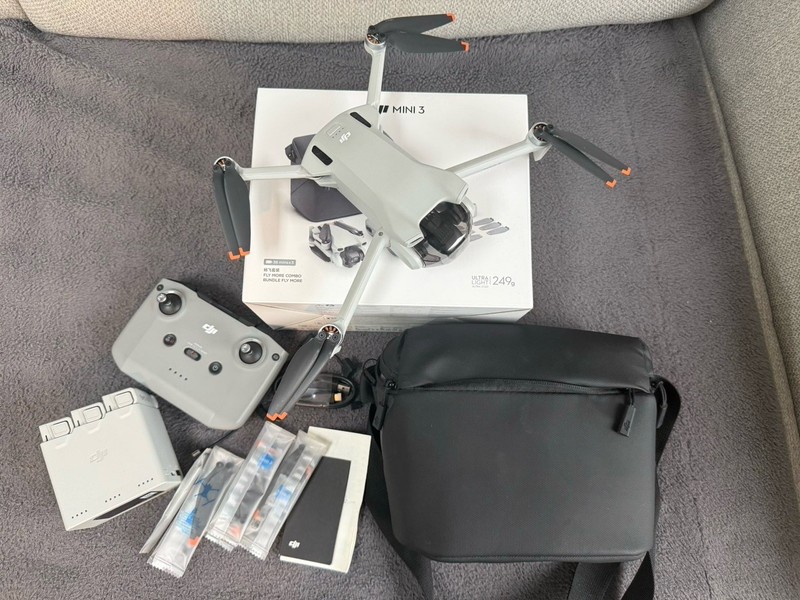 DJI Mini 3 Fly More Drone Bundle - Perfect Condition