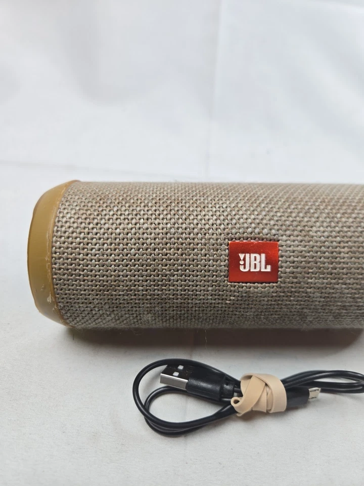 JBL 翻盖 3 便携式蓝牙扬声器 棕色/金色 带充电线 已测试 — 第 2/4 张图片
