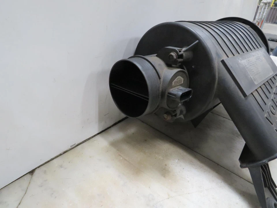 AIR CLEANER BOX FOR 07 08 09 10 11 12 13 14 GMC VAN SAVANA 1500 - Image 2 of 4