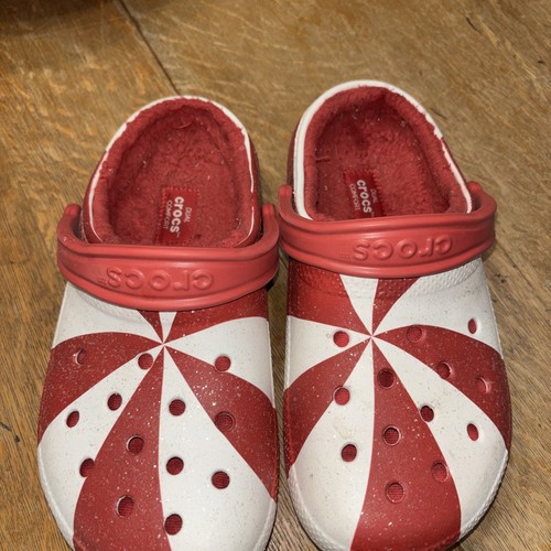 Crocs gefütterter Holiday Clog Peppermint Candy Glitzer Weihnachten. M5/W7