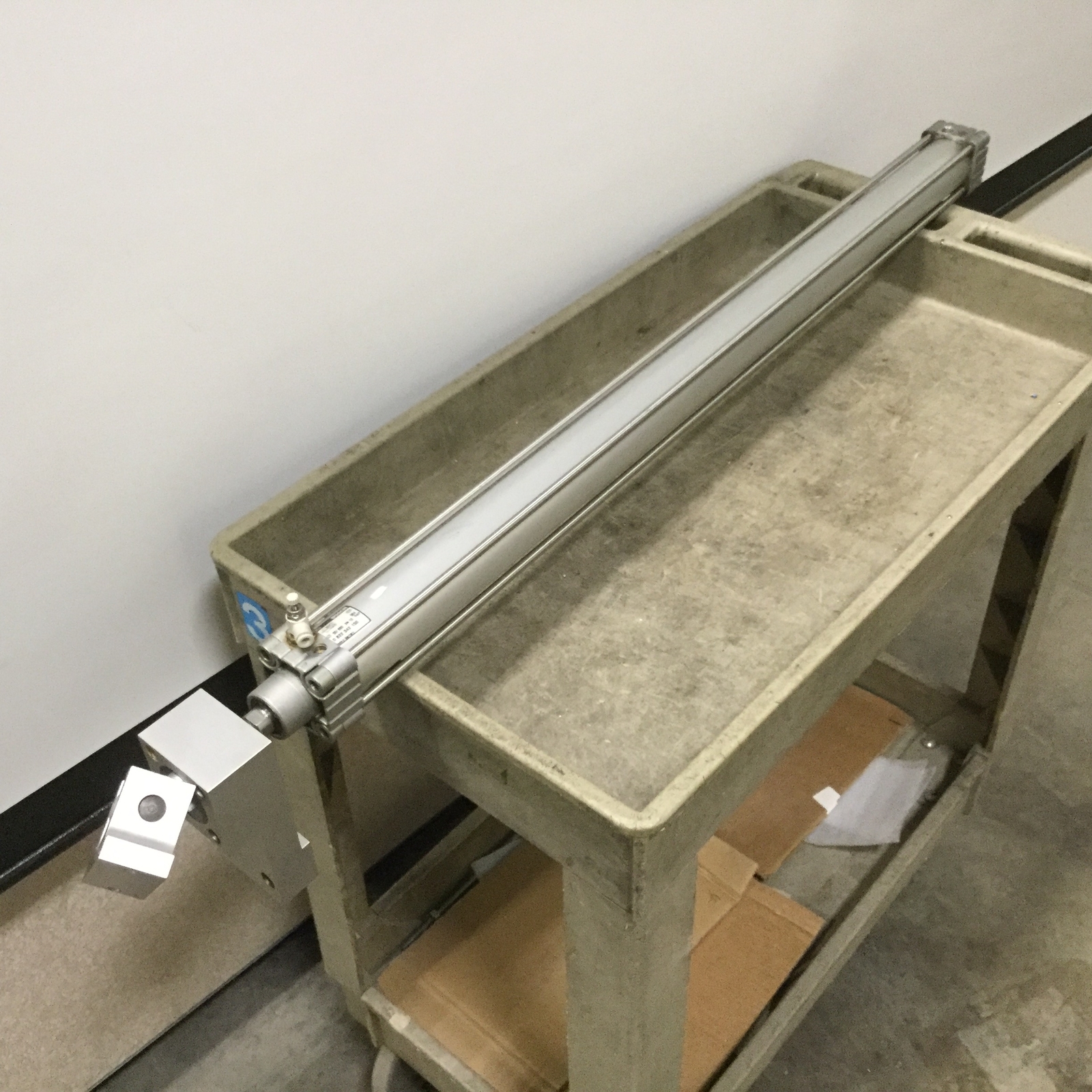 Bosch 0822342150 Pneumatic Cylinder, Bore: 50mm, Stroke: 880mm, Ports: 1/8" NPT