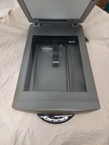 Canon CanoScan 8400F Desktop USB Scanner Only - Used 0898 No Power Adaptor - Picture 2 of 8