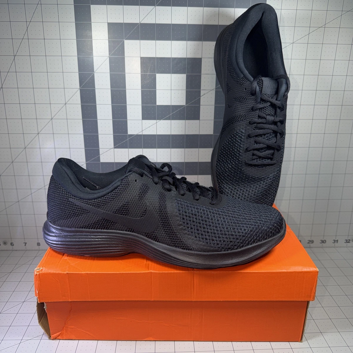 shoes nike revolution men's size 12