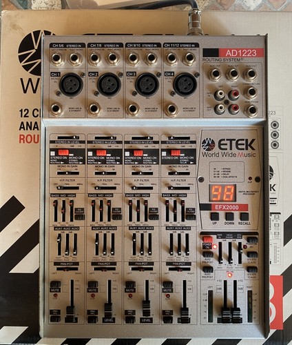 Mixer analogico Etek AD1223 con Digital Multieffect Processor EFX2000 - Foto 2 di 13