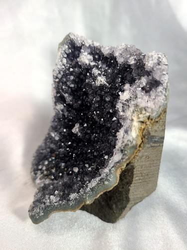 2.5" 173g Standing Black Amethyst Cathedral Geode Crystal Reiki Wiccan HEALING - Picture 8 of 15