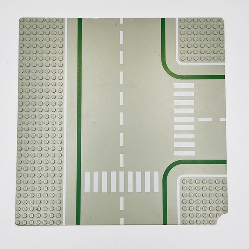 Lego 2360p01 Road 32 x 32 7-Stud T Intersection with Crosswalks Pattern Lot 2