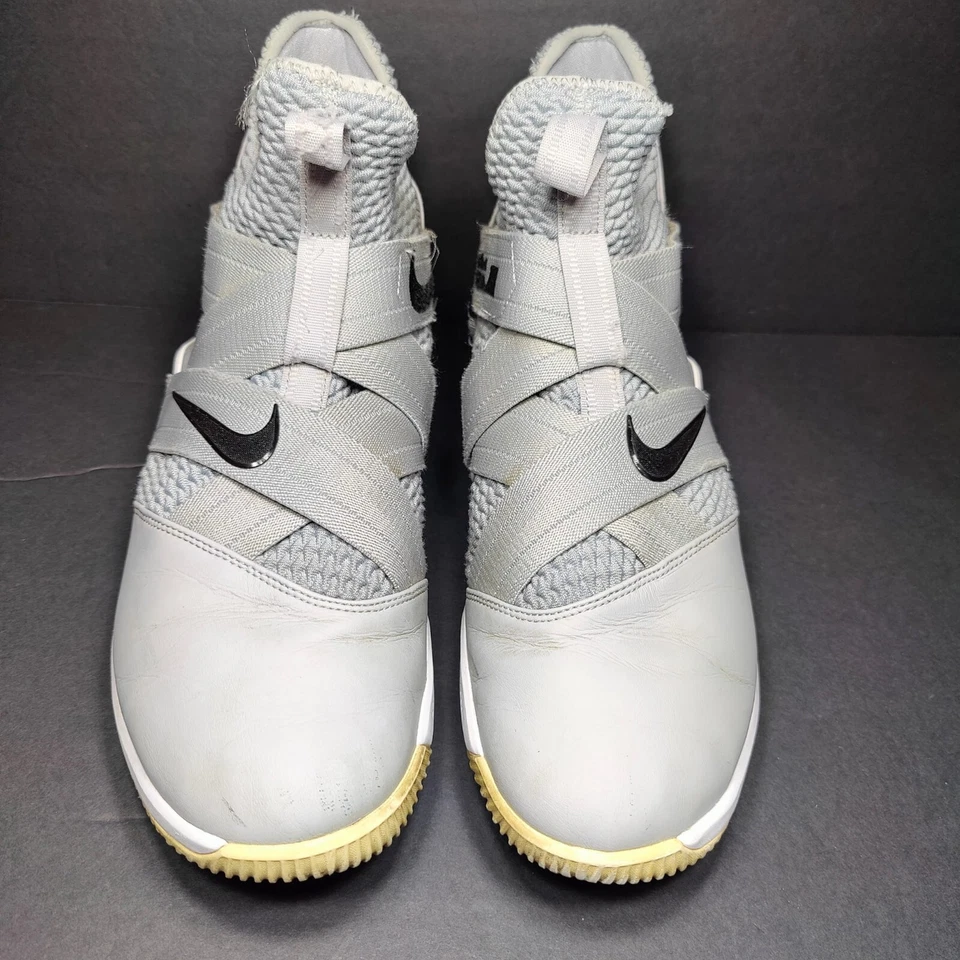 Talla 13.5 - Nike LeBron Soldier 12 TB Gris Lobo AT3872-003 Foto 2 de 4