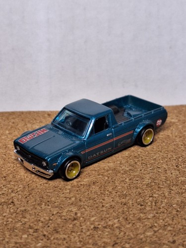 Hot Wheels ‘75 Datsun Sunny Truck (Custom) Real Riders NISMO 2025 - Picture 2 of 4