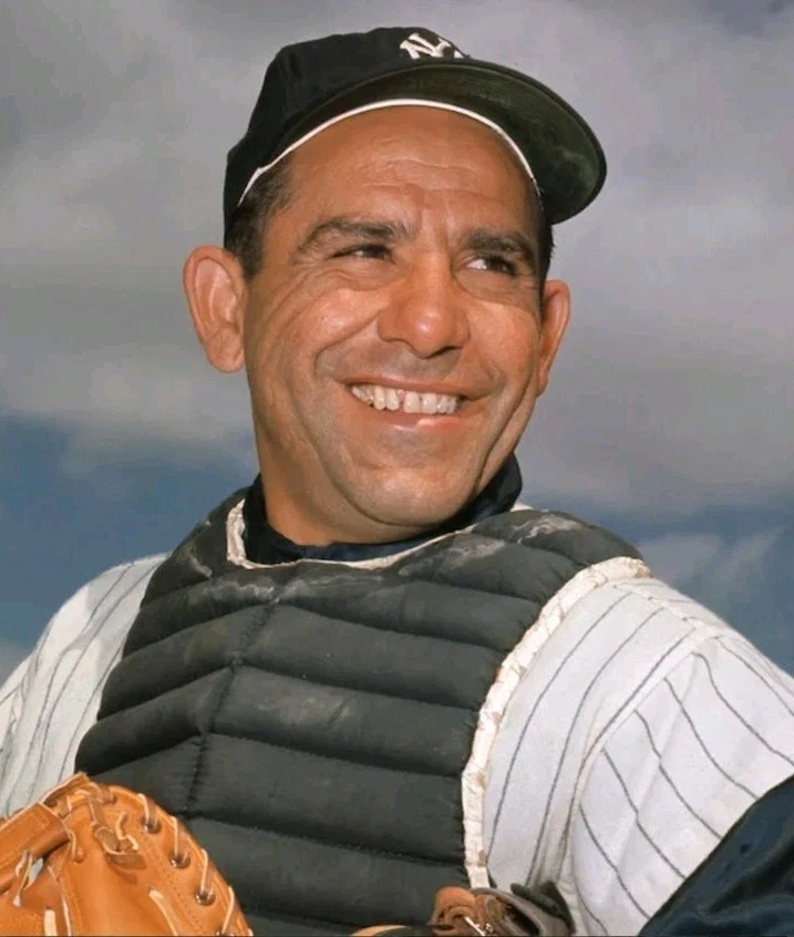 Bola de beisebol vintage assinada por Yogi Berra New York Yankees - Imagem 2 de 4