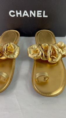 CHANEL Gold Leather Camellia Flower Toe Ring Sandals Made in Italy