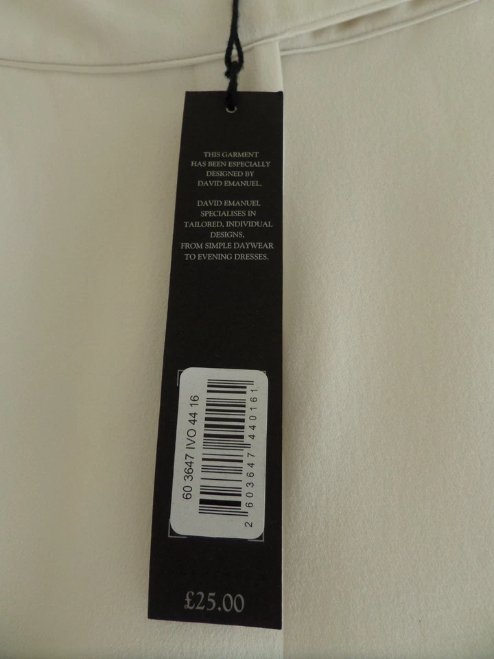 David Emanuel Trousers size 16 light cream wide leg 31 inside leg  BNWT were £25 - Image 4 of 4