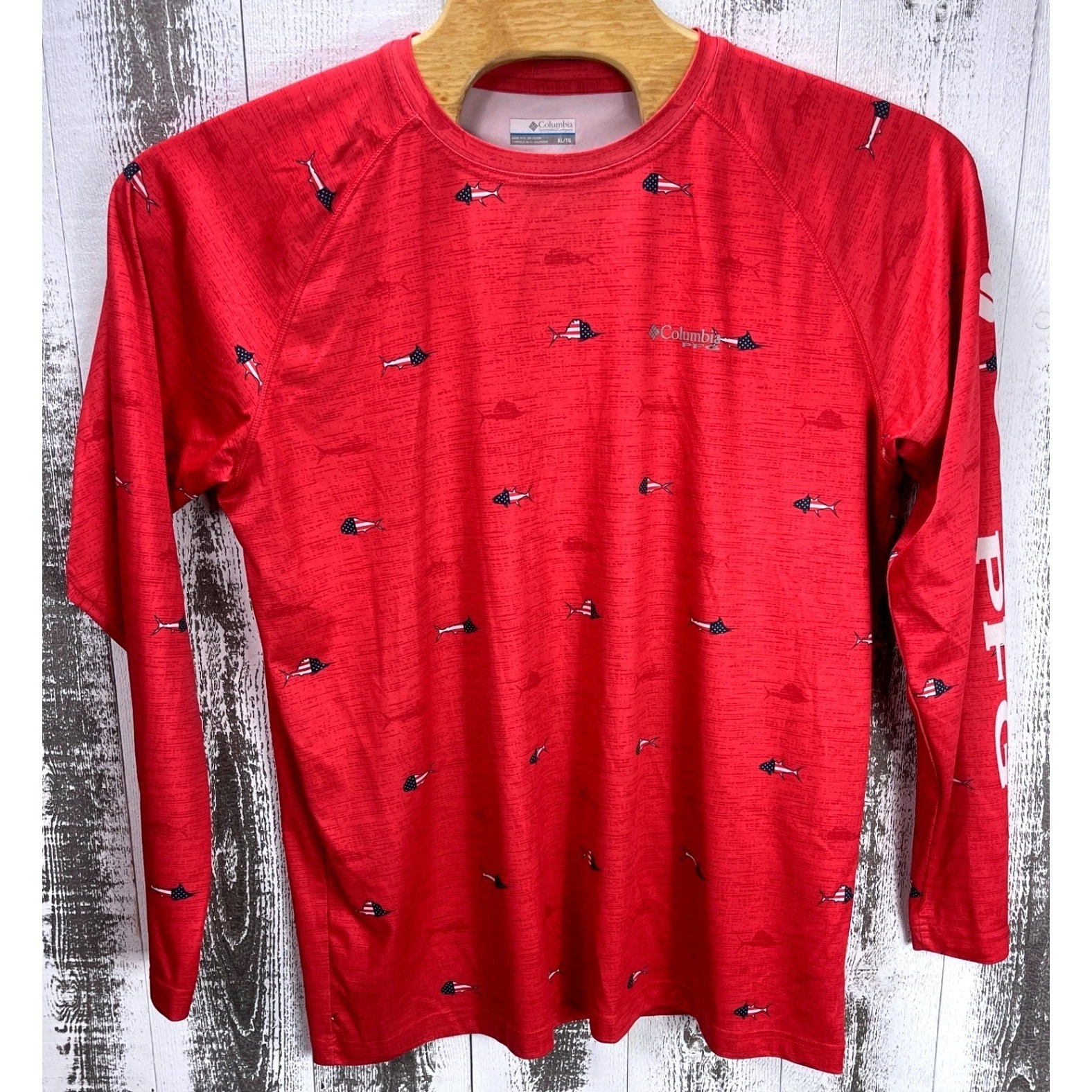 Columbia PFG Terminal Tackle Men's XL Red American Flag Fish Long Sleeve Shirt