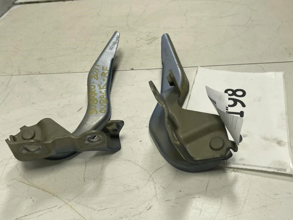 Subaru Outback 2011 bisagras capó delantero izquierdo y derecho OEM Foto 2 de 4