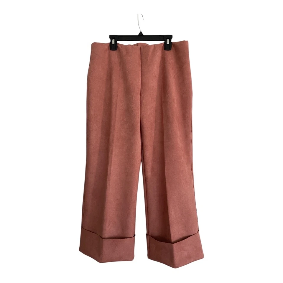Pantalones cortos Zara imitación gamuza pierna ancha puños en rosa polvoriento talla grande Foto 2 de 4
