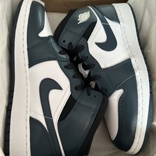 DS Nike Air Jordan 1 Mid GS Armory Navy size 6.5 Y 554725-411 TRUSTED SELLER