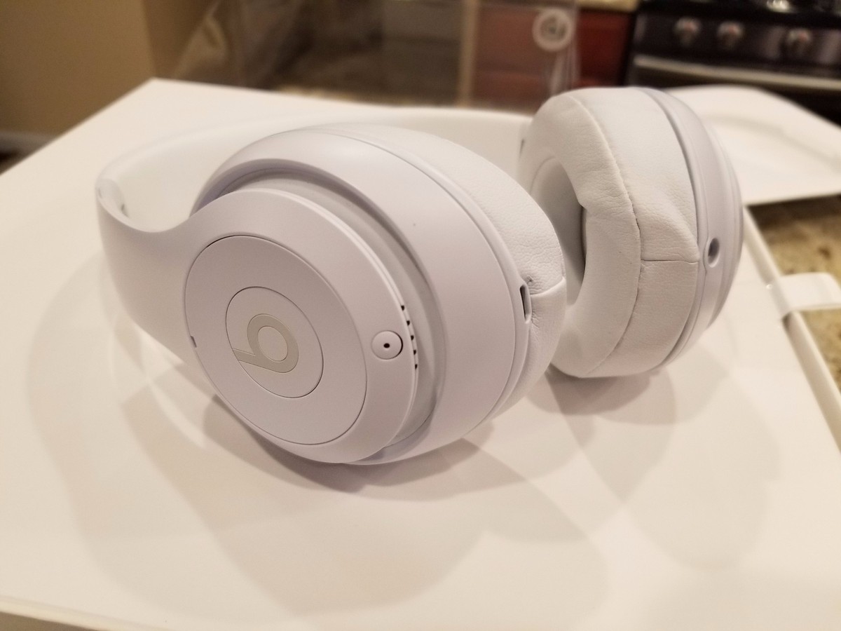 EXTREMELY RARE Beats by Dr. Dre Studio x Snarkitecture EXTREMELY RARE Beats by Dr. Dre Studio x Snarkitecture
