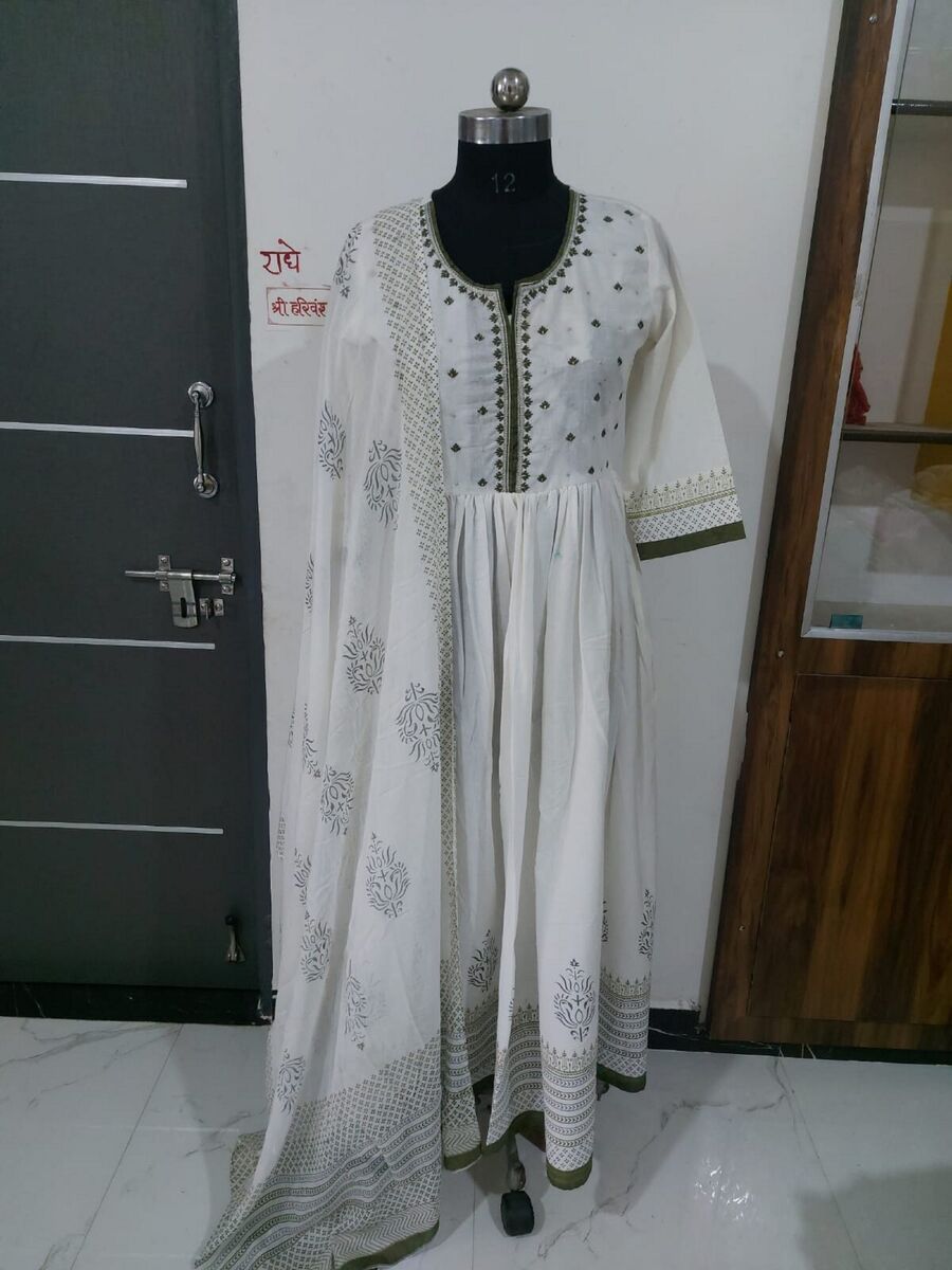 Buy Ishin Women's Cotton White Embroidered Anarkali Dress Online – ISHIN  FASHIONS