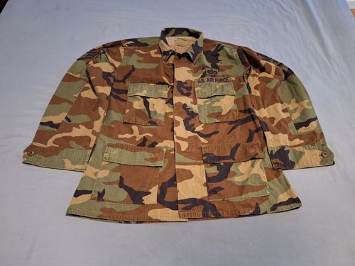 Cappotto da combattimento U.S. Air Force Woodland modello mimetico clima caldo medio-corto - Foto 16 di 21