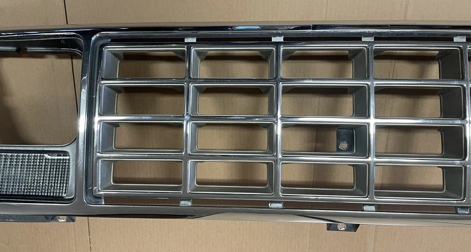 1979-1991 Ford Econoline Van OE Chrome Grille E150 E250 E350  (Early Style) OEM Foto 4 de 4