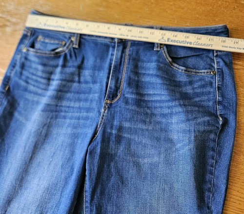 Pantalones de mezclilla para mujer Sonoma curvilíneos ajustados azules talla 18 rectos elásticos lavado medio - Imagen 5 de 11