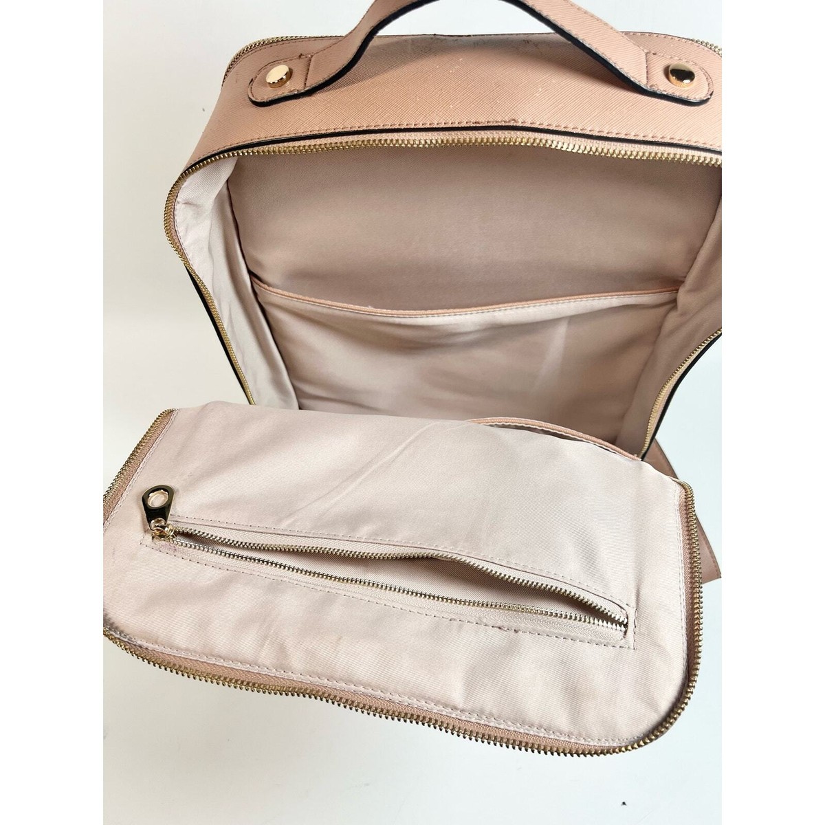 【CALPAK】Kaya 15 inch Laptop Backpack in Latte Kaya 15 inch Laptop Backpack in Latte | CALPAK