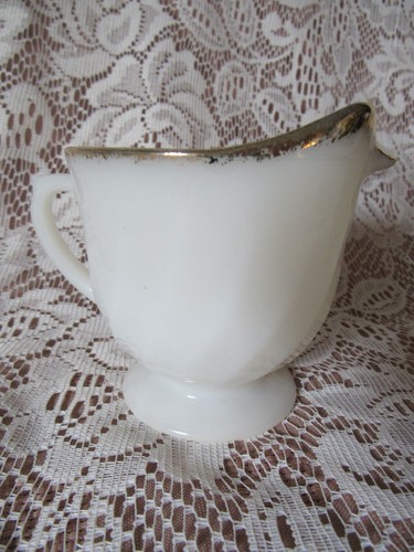 Fire King Ware Creamer & Sugar Swirl & Gold Trimmed - Picture 2 of 12