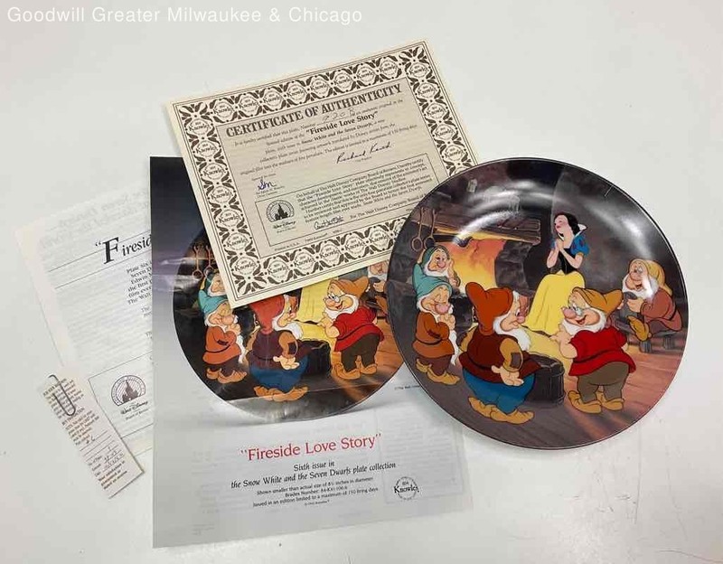 Knowles Disney's Snow White "Fireside Love Story" Collector Plate w/COA