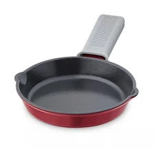 Zakarian by Dash 6" Cast-Iron Skillet w/ Silicone Handle - Cranberry