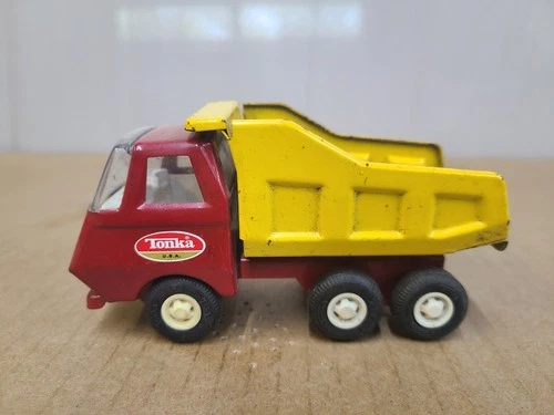 tonka 70's tiny dump truck