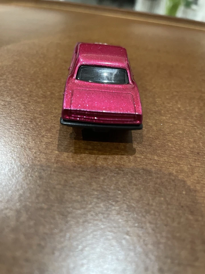 HOT WHEELS 68 PLYMOUTG BARRACUDA FORMULA S PROTOTIPO DE FÁBRICA ROSA CALIENTE METALFLAKE Foto 4 de 4