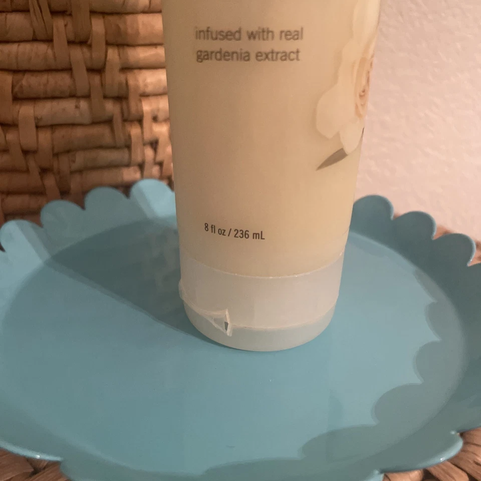 Bath & Body Works Pleasures Gardenia Lily Creamy Body Wash 8 oz Retired - Image 3 of 3
