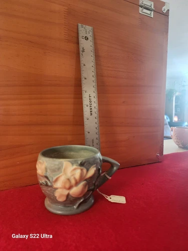 Vintage 1940s Roseville Magnolia Mug