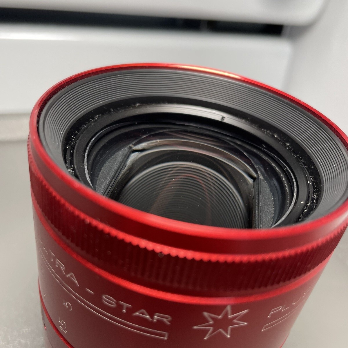 ISCO Anamorphic Lens Ultra-Star Plus 2.1 Red Projection ISCO Anamorphic Lens Ultra-Star Plus 2.1 Red Projection