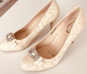 cream occasion shoes